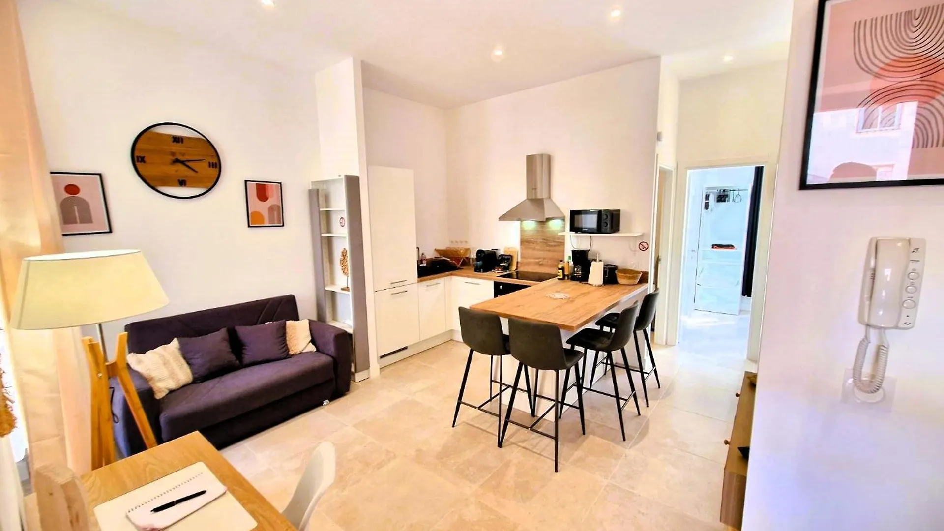 Les Capucins N°12 : Apt4 Pers location