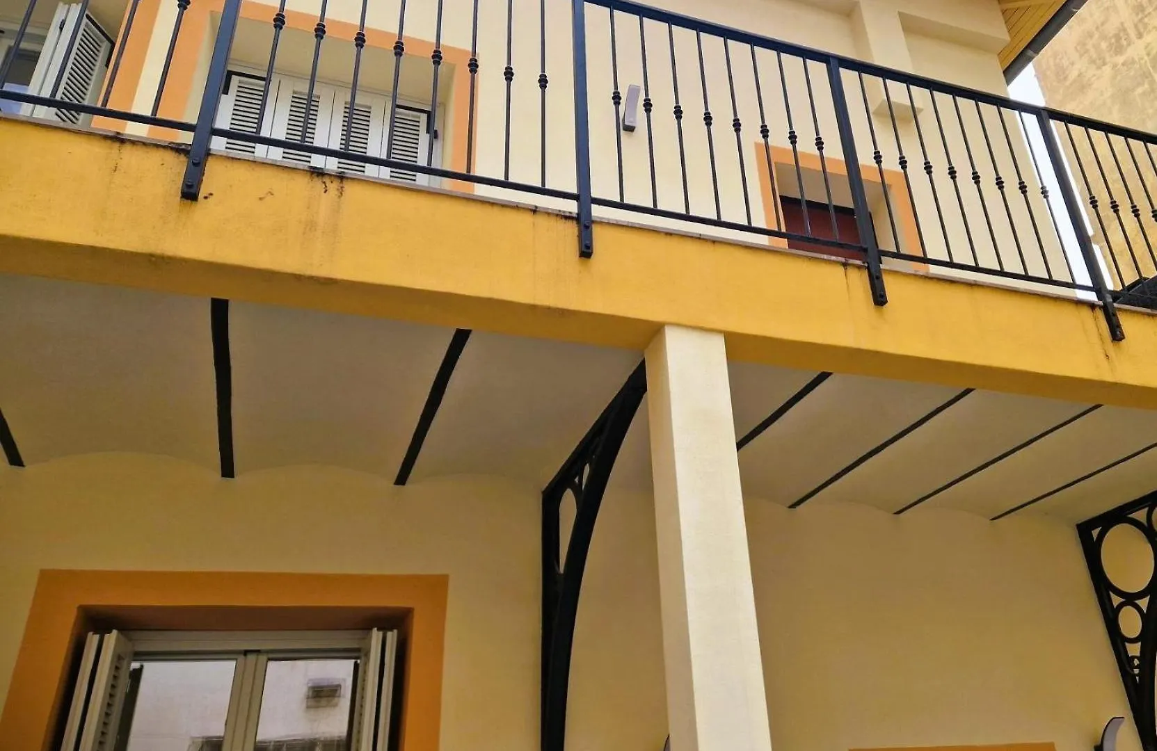 Les Capucins N°12 : Apt4 Pers Menton France